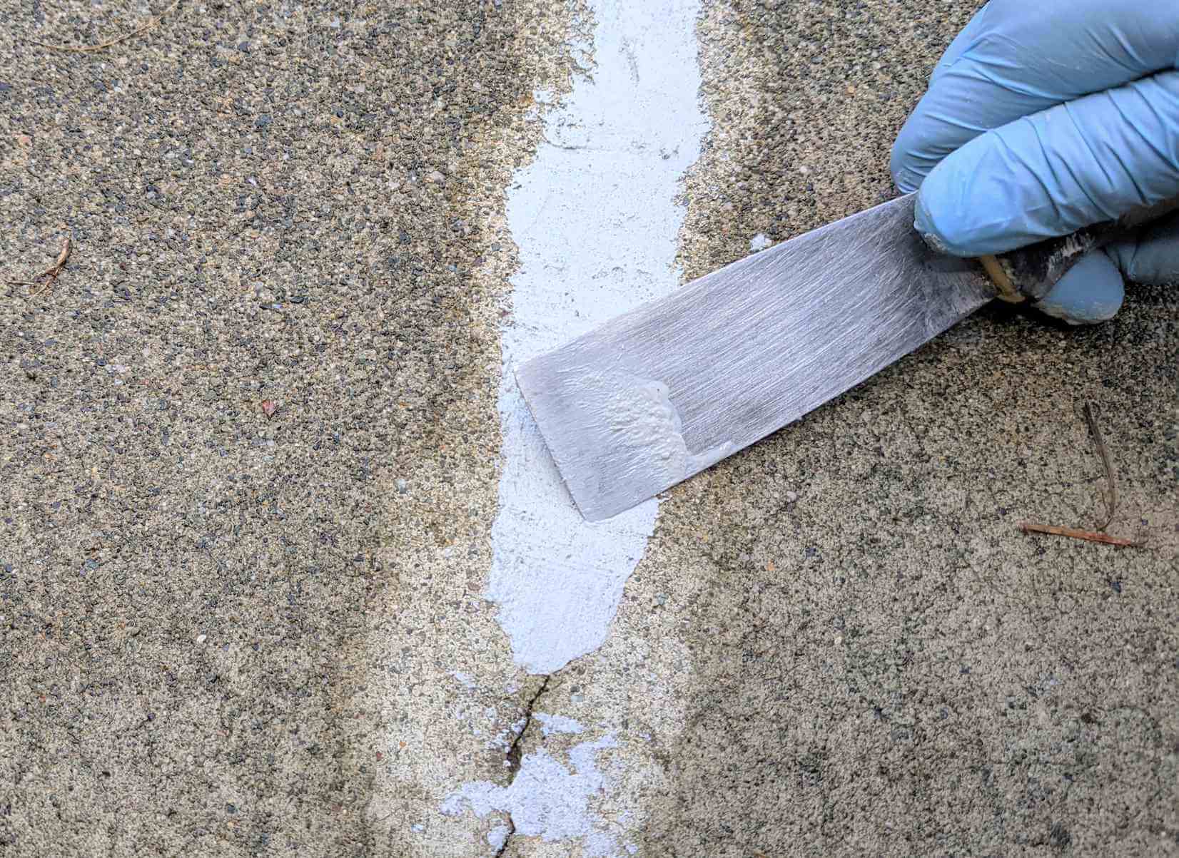 metoset Extreme - Concrete Patch Repair Mortar for repairing cracked concrete